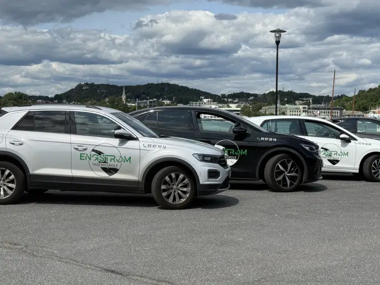 Biler fra Engstrøm Trafikkskole